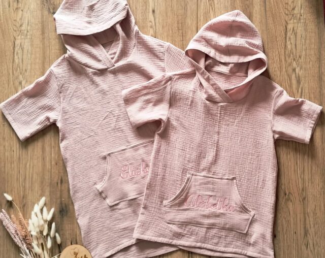 Ďakujem za krásnu objednávku ponč pre dve sestričky.

Priprava na leto, kupanie a šantenie na slniečku môže byť aj jednoduché oblečenie ako sú pončá. Zohrejú, schovajú pokožku pred rozpáleným slniečkom.

100% bavlna mišelín.

Šijem aj takéto pončá pre Nás maminky , dámy alebo aj pánov.
https://www.simatula.sk/kat/dievcatka/ponco_pre_dievcatka/

https://www.simatula.sk/kat/damy/ponco_pre_damy/

#ponco #muselin #muslinpončo #predeti #sijempredeti