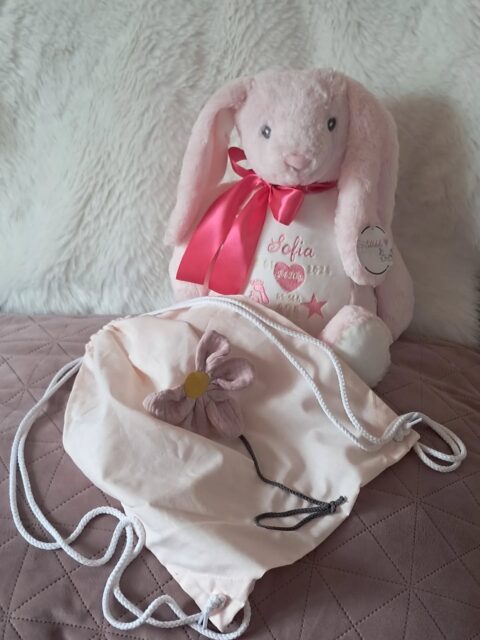 Krásna spomienka na celý život aj taká môže byť personalizácia napr. plyšový zajačik.

Viac plyšáčikov u mňa 
https://www.simatula.sk/kat/personalizovane-plysove-hracky/

Krásny deň #simatula 
#personalizovanahracka #personalizovanydarcek #plysovahrackasvysivkou #darcekknarodeniubabatka