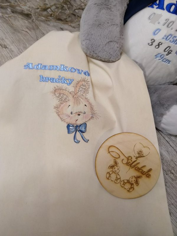 Plyšový šedý (malý) zajačik s personalizovanou výšivkou a darčekom - Image 5