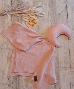 Personalizovaný mušelínový mojkáčik mesiac s menom a údajmi o narodení SiMatula